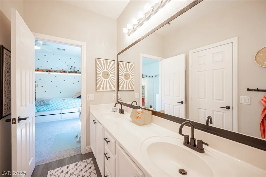 331 Dartmouth Hills, Las Vegas, NV 89138