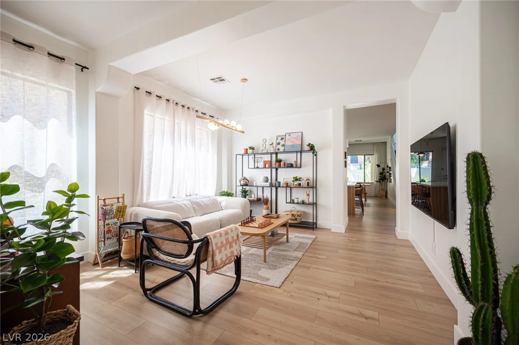 331 Dartmouth Hills, Las Vegas, NV 89138