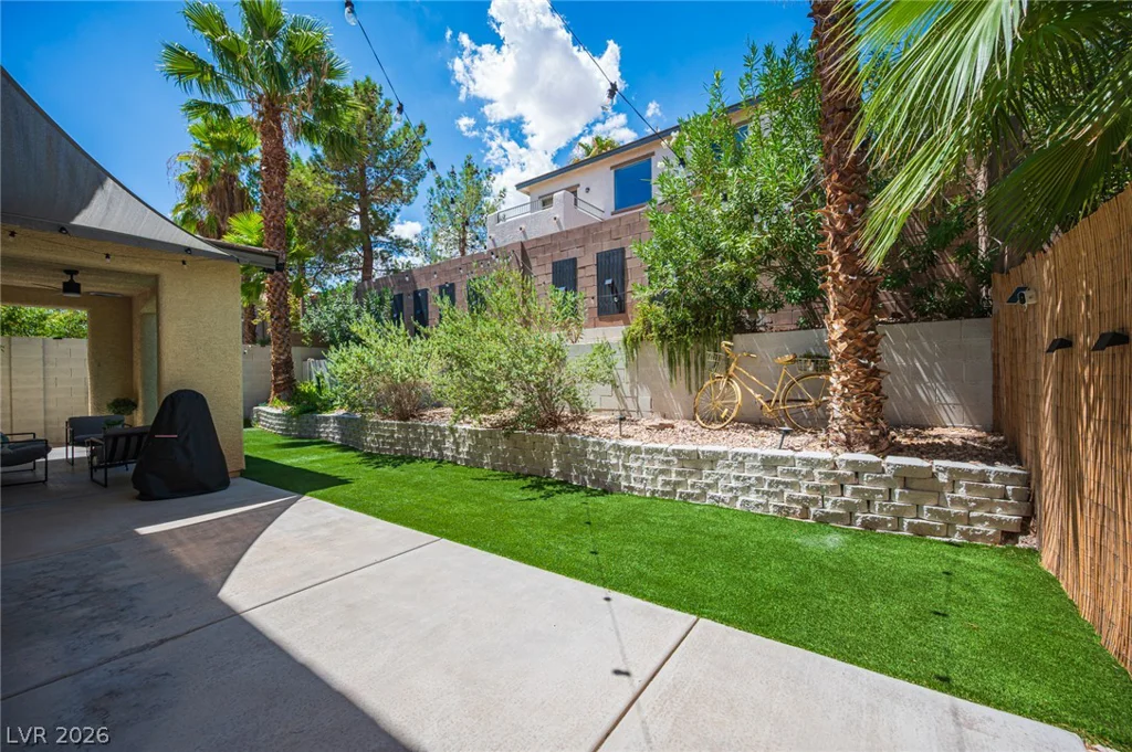 331 Dartmouth Hills, Las Vegas, NV 89138