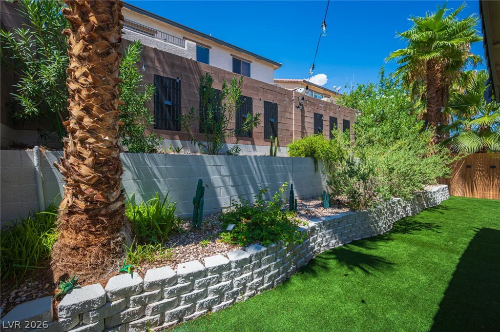331 Dartmouth Hills, Las Vegas, NV 89138