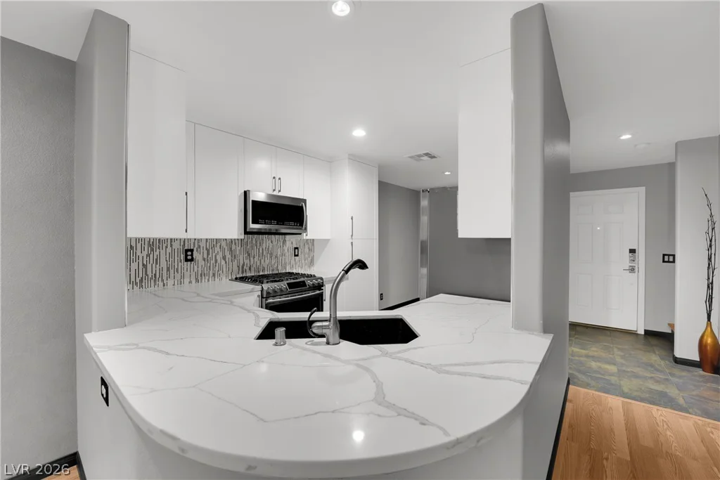 9074 Hombard, Las Vegas, NV 89148