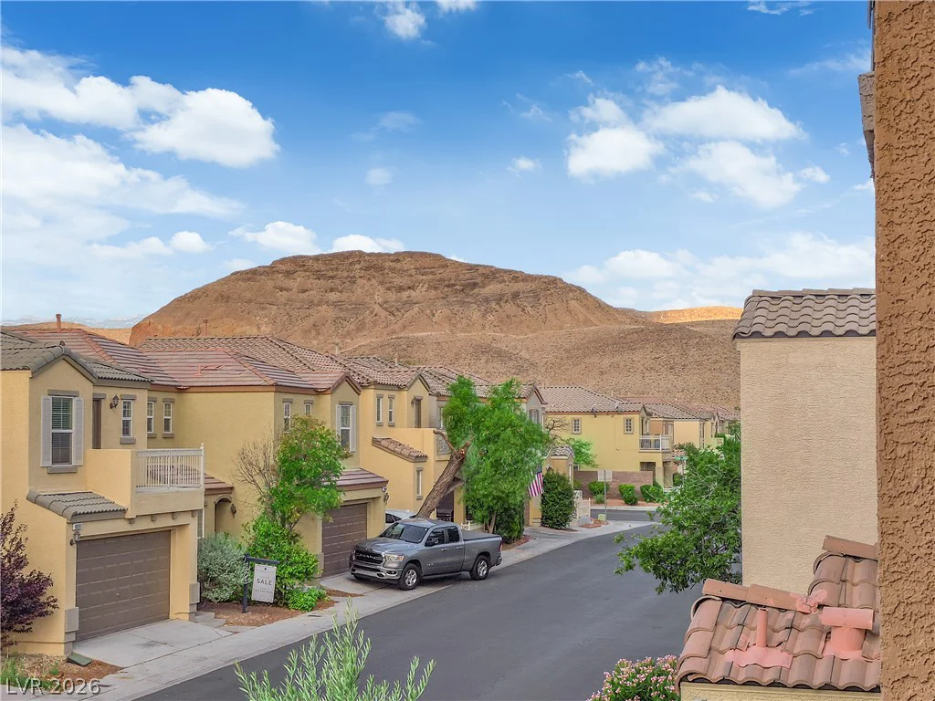 9074 Hombard, Las Vegas, NV 89148