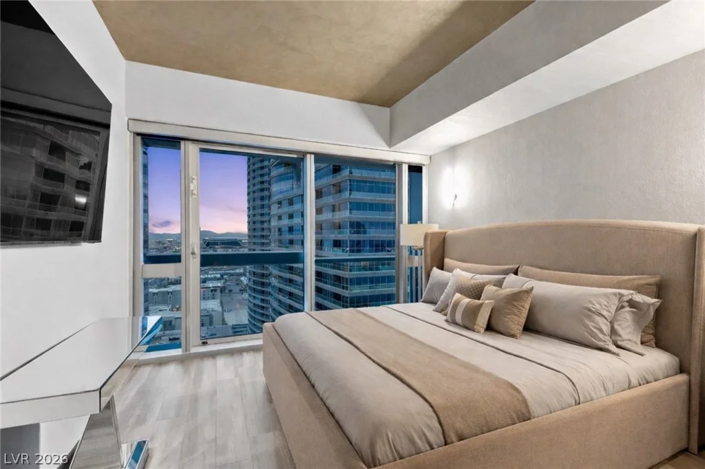 4471 Dean Martin, Las Vegas, NV 89103