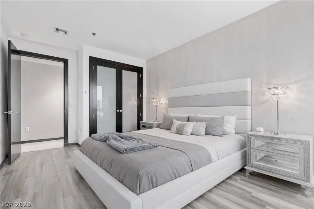 4471 Dean Martin, Las Vegas, NV 89103