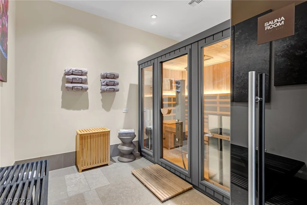 4471 Dean Martin, Las Vegas, NV 89103