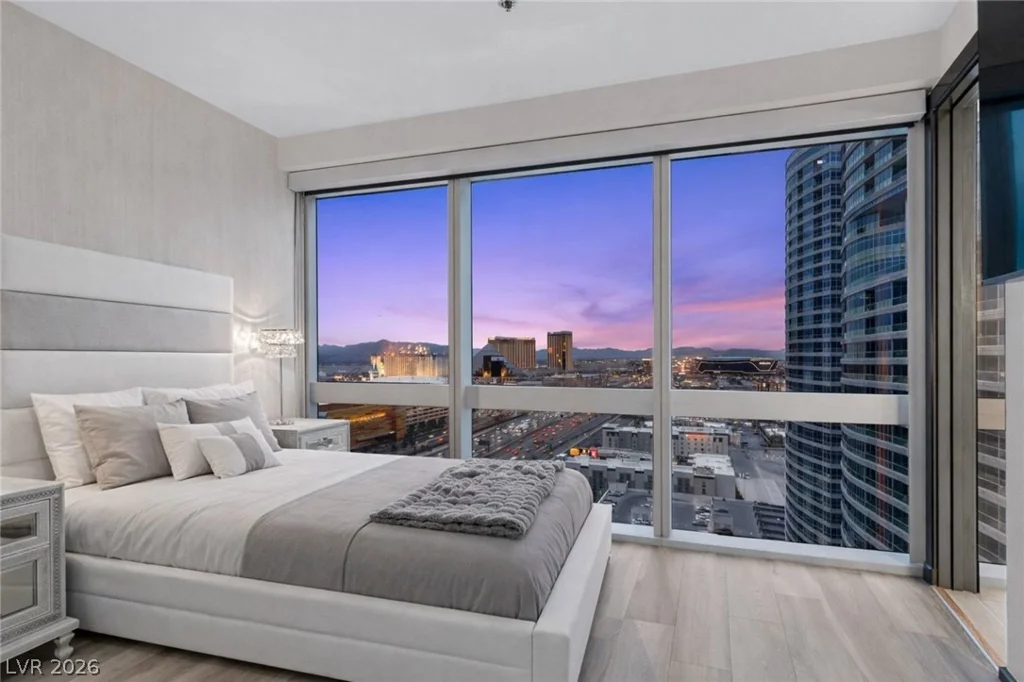 4471 Dean Martin, Las Vegas, NV 89103