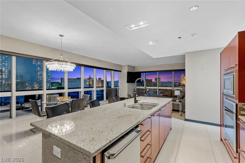 4471 Dean Martin, Las Vegas, NV 89103