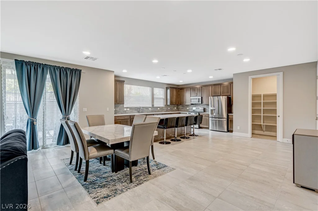 6853 Desert Finch, North Las Vegas, NV 89084