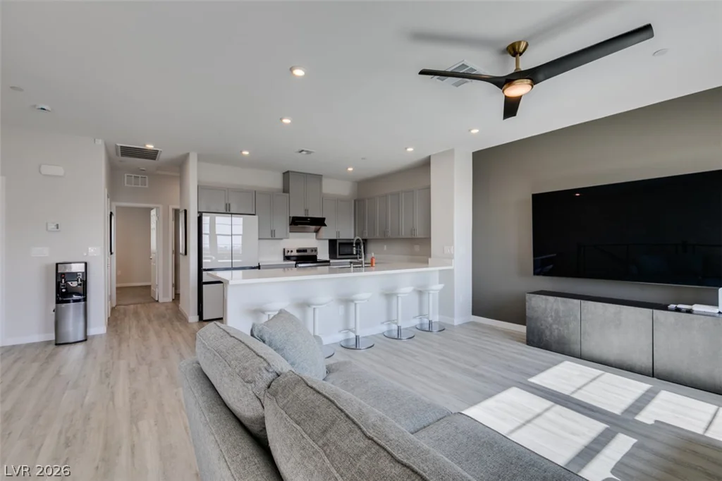 5618 Beguiling Falls, Las Vegas, NV 89148