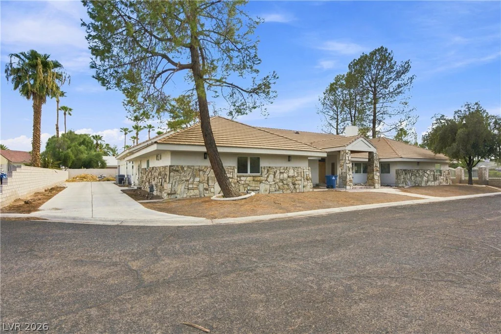 3840 Topaz, Las Vegas, NV 89121