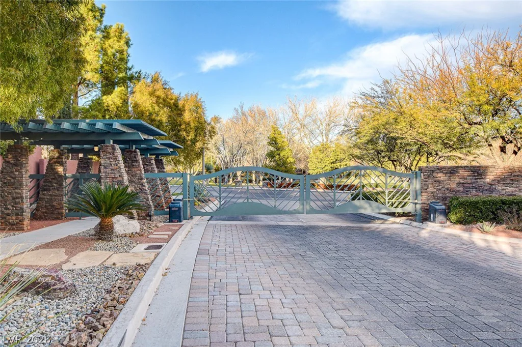9625 Grand Isle, Las Vegas, NV 89144