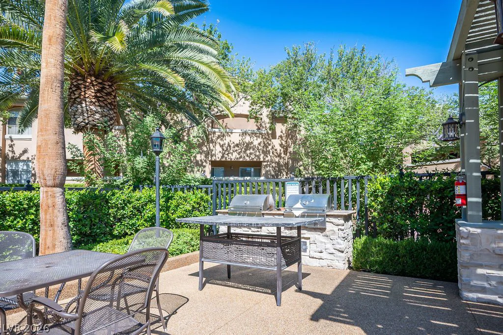 8733 Red Brook, Las Vegas, NV 89128