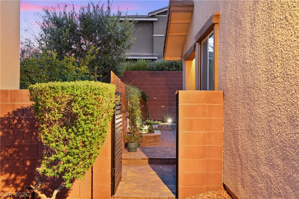 5627 Spanish Valor, Las Vegas, NV 89135