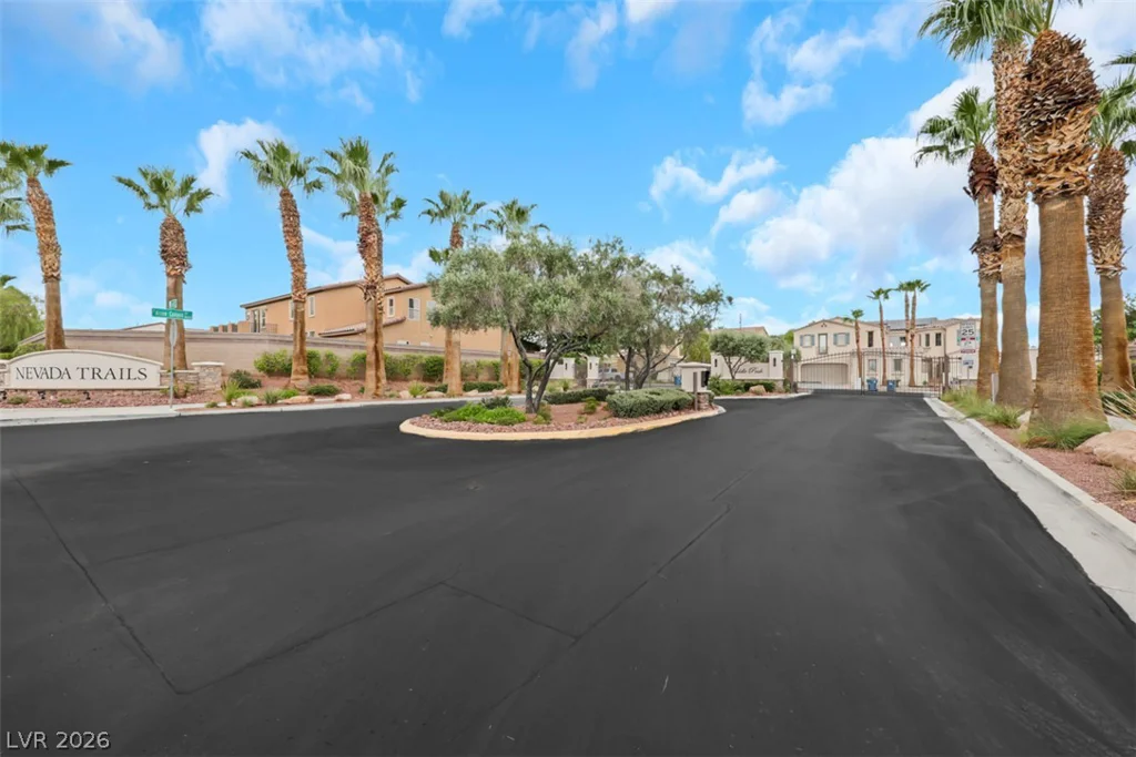 7970 Carson Creek, Las Vegas, NV 89113