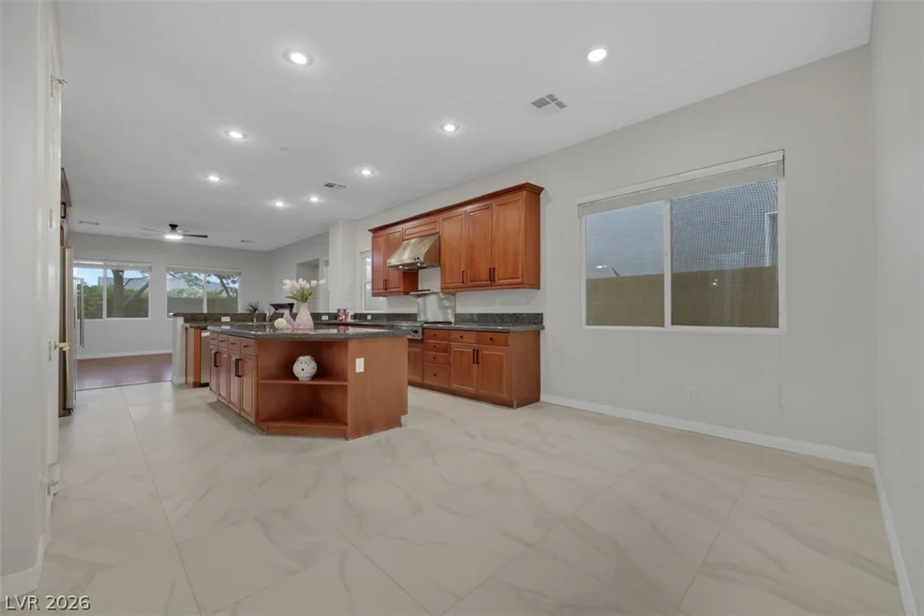 7970 Carson Creek, Las Vegas, NV 89113