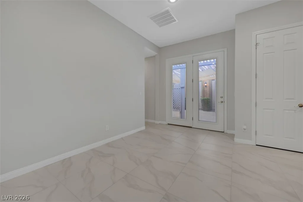 7970 Carson Creek, Las Vegas, NV 89113