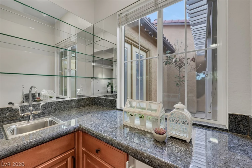 7970 Carson Creek, Las Vegas, NV 89113