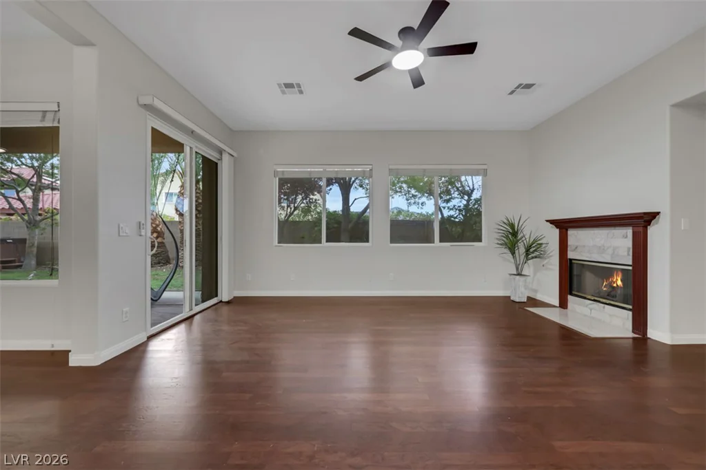 7970 Carson Creek, Las Vegas, NV 89113