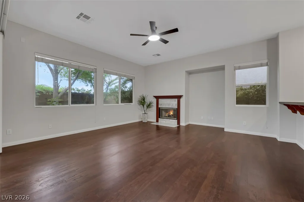 7970 Carson Creek, Las Vegas, NV 89113