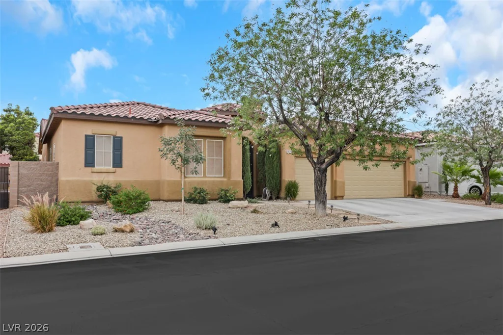 7970 Carson Creek, Las Vegas, NV 89113