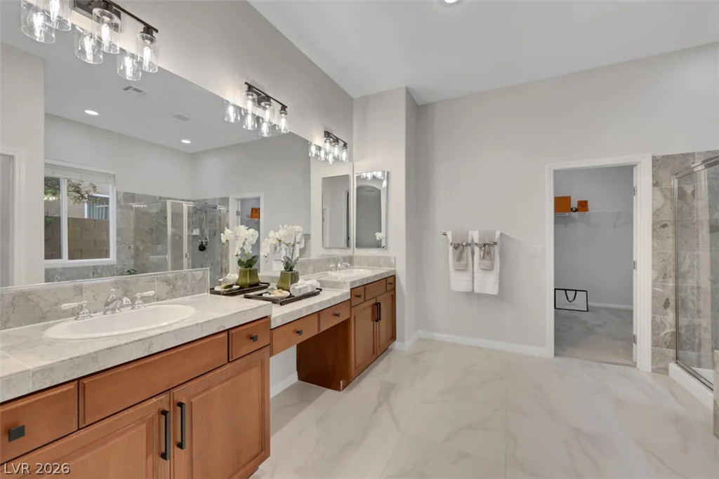 7970 Carson Creek, Las Vegas, NV 89113