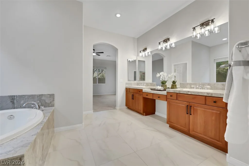 7970 Carson Creek, Las Vegas, NV 89113