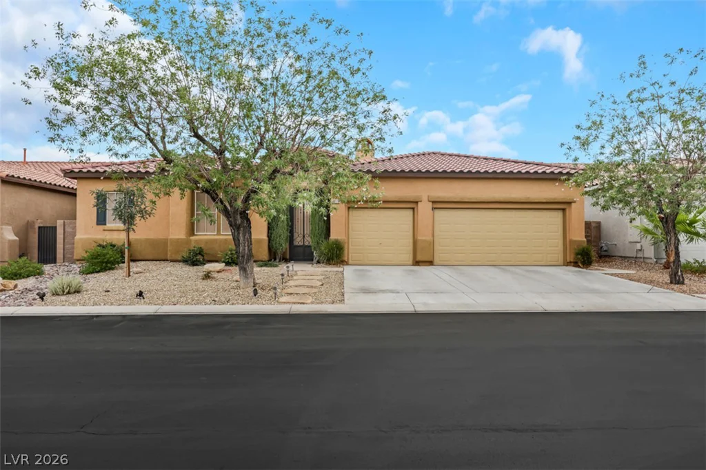 7970 Carson Creek, Las Vegas, NV 89113