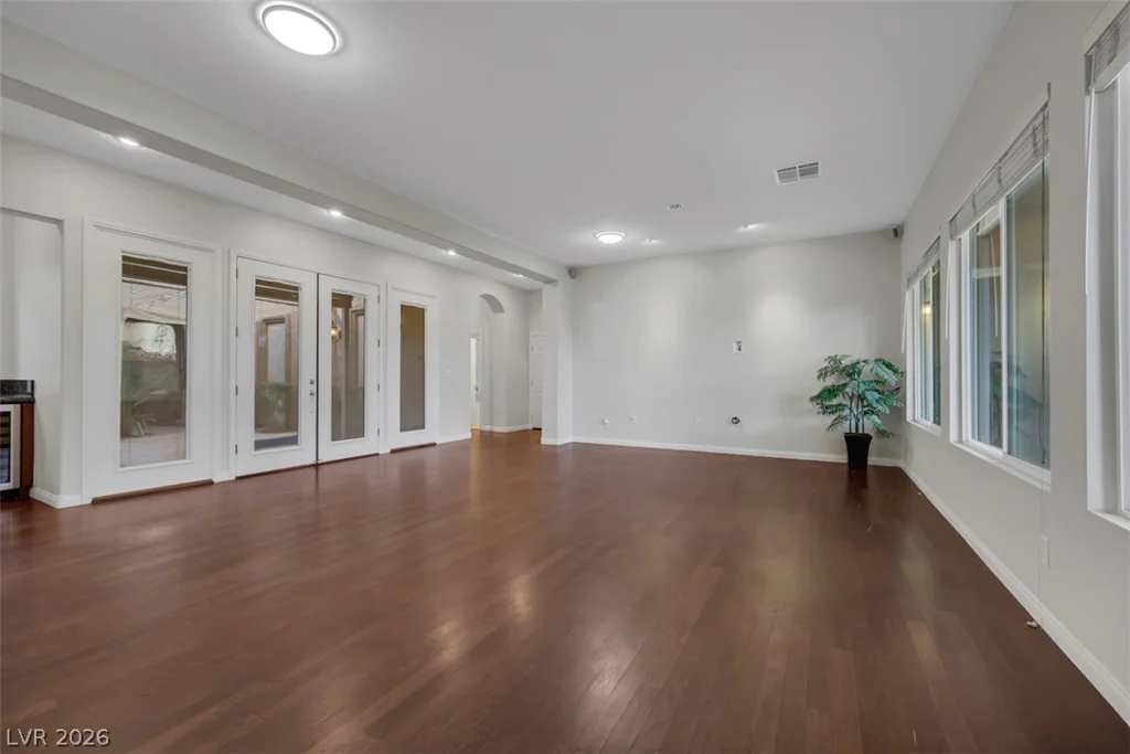 7970 Carson Creek, Las Vegas, NV 89113