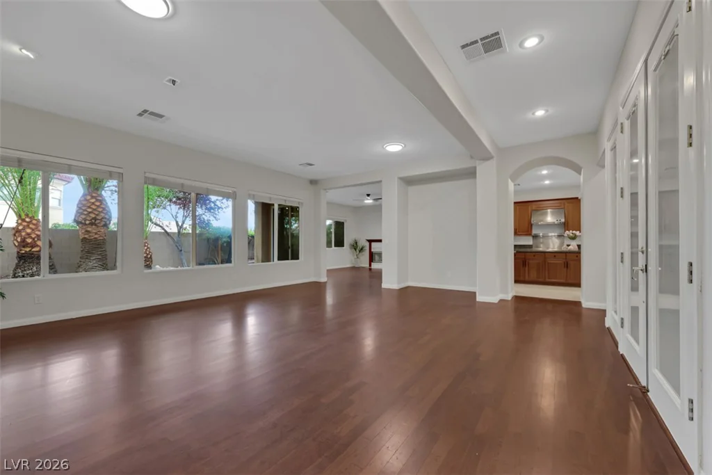 7970 Carson Creek, Las Vegas, NV 89113