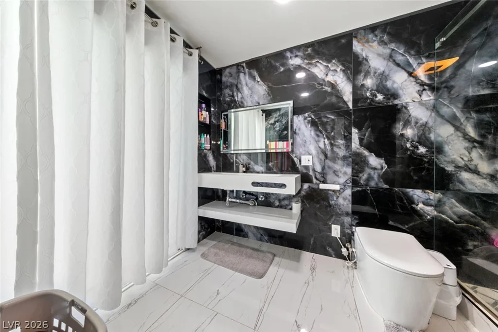 3969 Sorrento, Las Vegas, NV 89121
