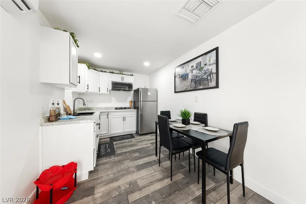 3969 Sorrento, Las Vegas, NV 89121