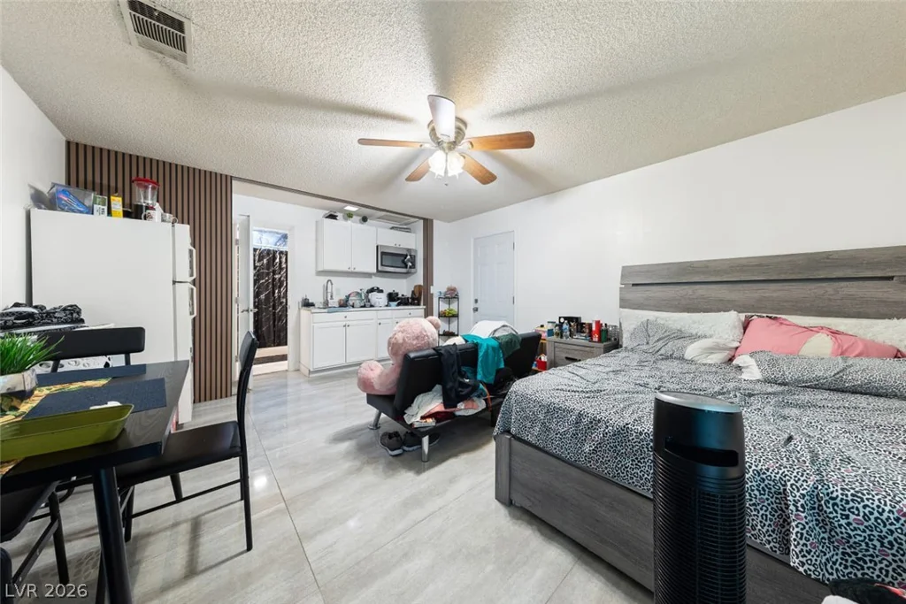 3969 Sorrento, Las Vegas, NV 89121