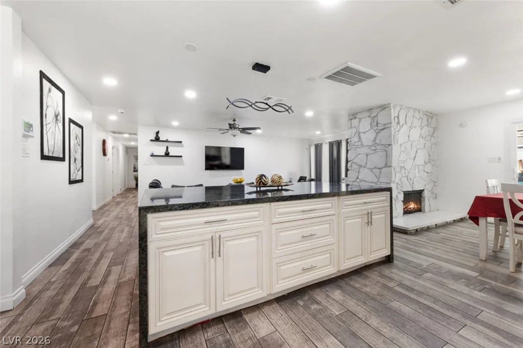 3969 Sorrento, Las Vegas, NV 89121