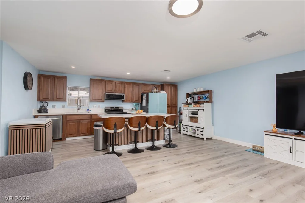 330 Sir Richard East, Las Vegas, NV 89110