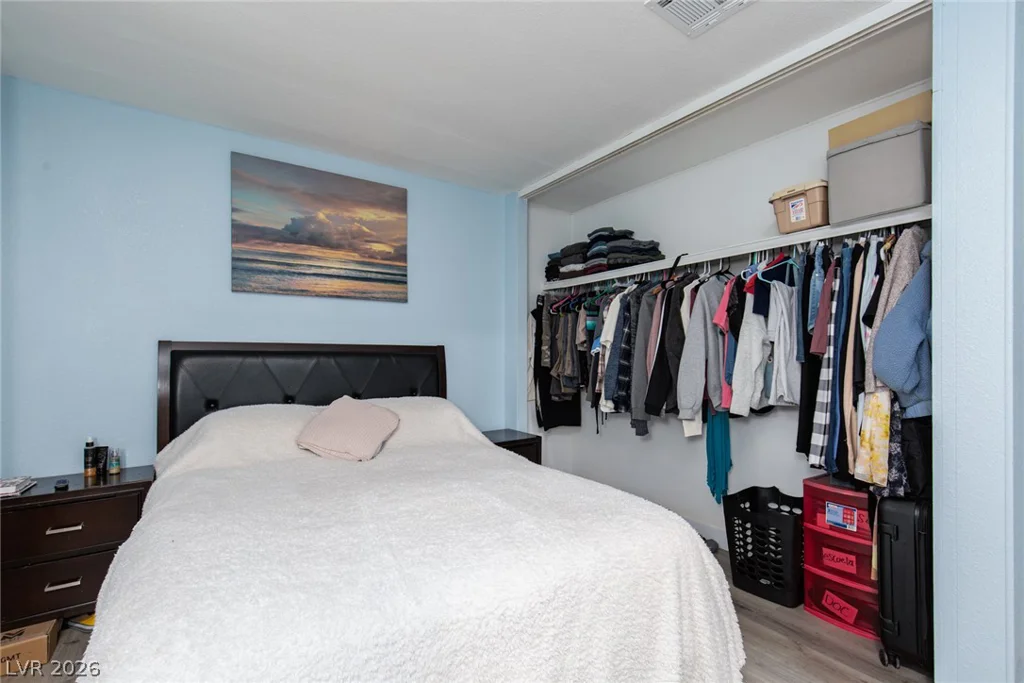 330 Sir Richard East, Las Vegas, NV 89110