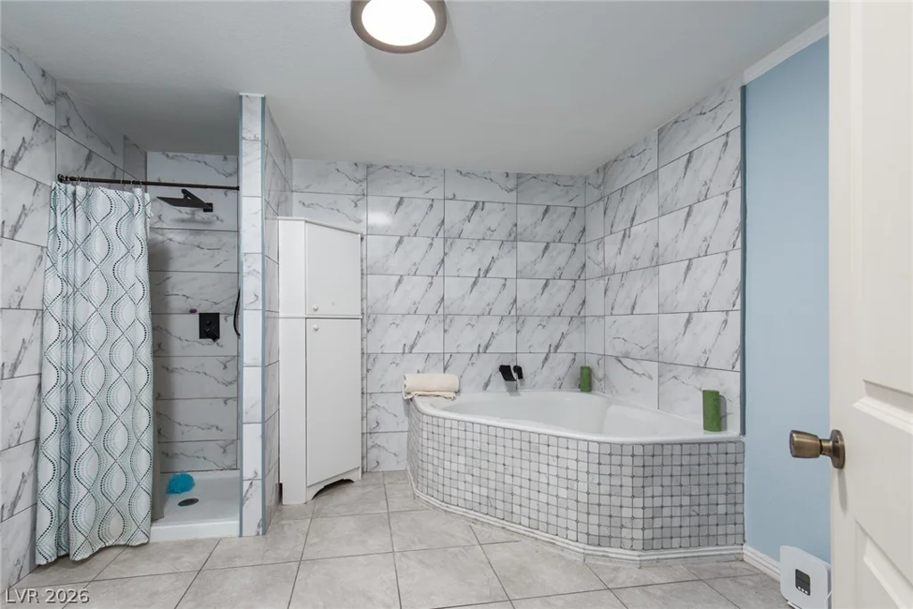 330 Sir Richard East, Las Vegas, NV 89110