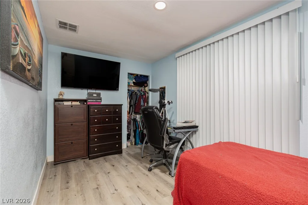 330 Sir Richard East, Las Vegas, NV 89110