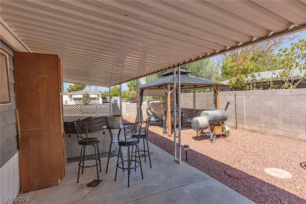 330 Sir Richard East, Las Vegas, NV 89110