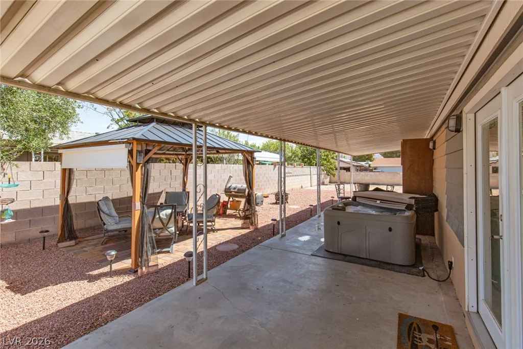 330 Sir Richard East, Las Vegas, NV 89110