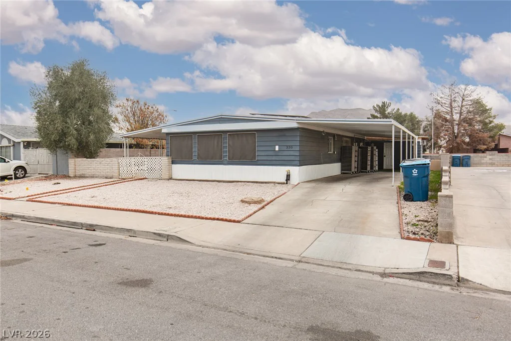 330 Sir Richard East, Las Vegas, NV 89110
