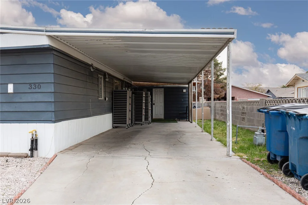 330 Sir Richard East, Las Vegas, NV 89110