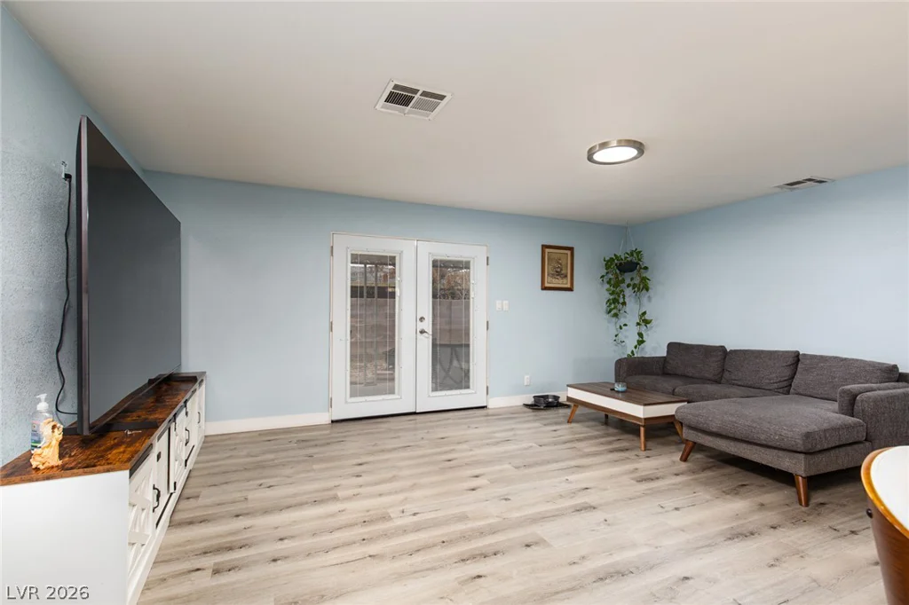 330 Sir Richard East, Las Vegas, NV 89110