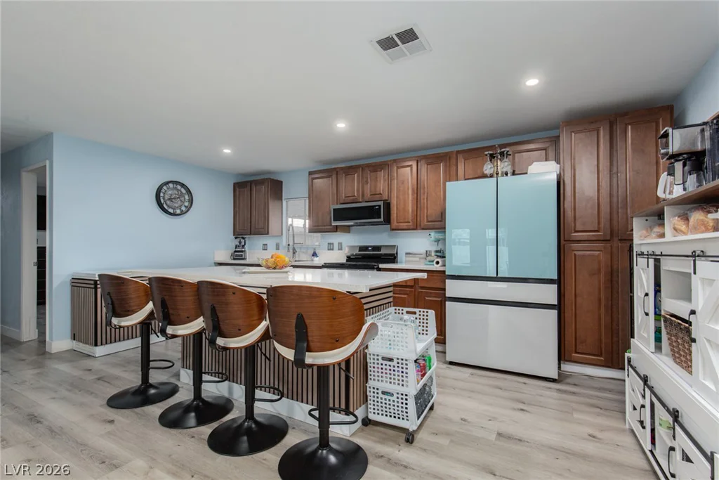 330 Sir Richard East, Las Vegas, NV 89110