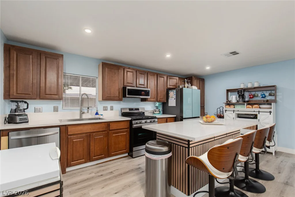 330 Sir Richard East, Las Vegas, NV 89110