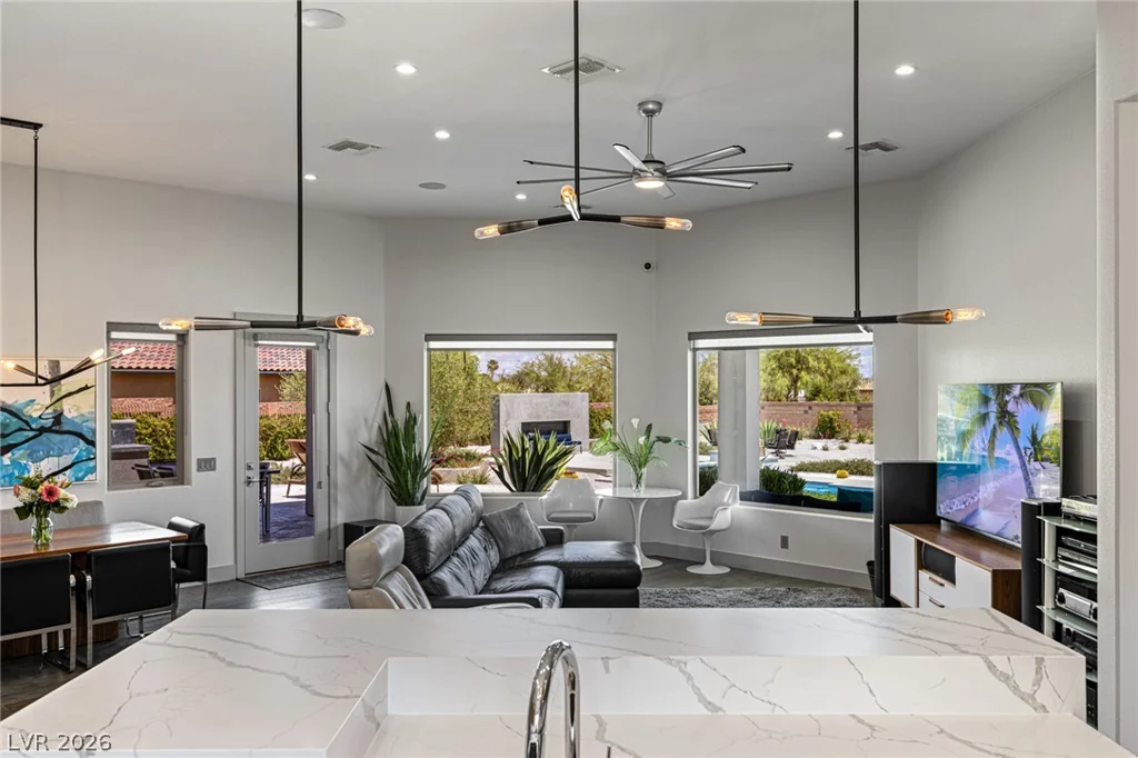 4050 Tomsik, Las Vegas, NV 89129