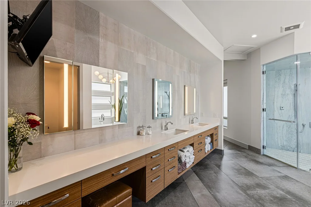 4050 Tomsik, Las Vegas, NV 89129