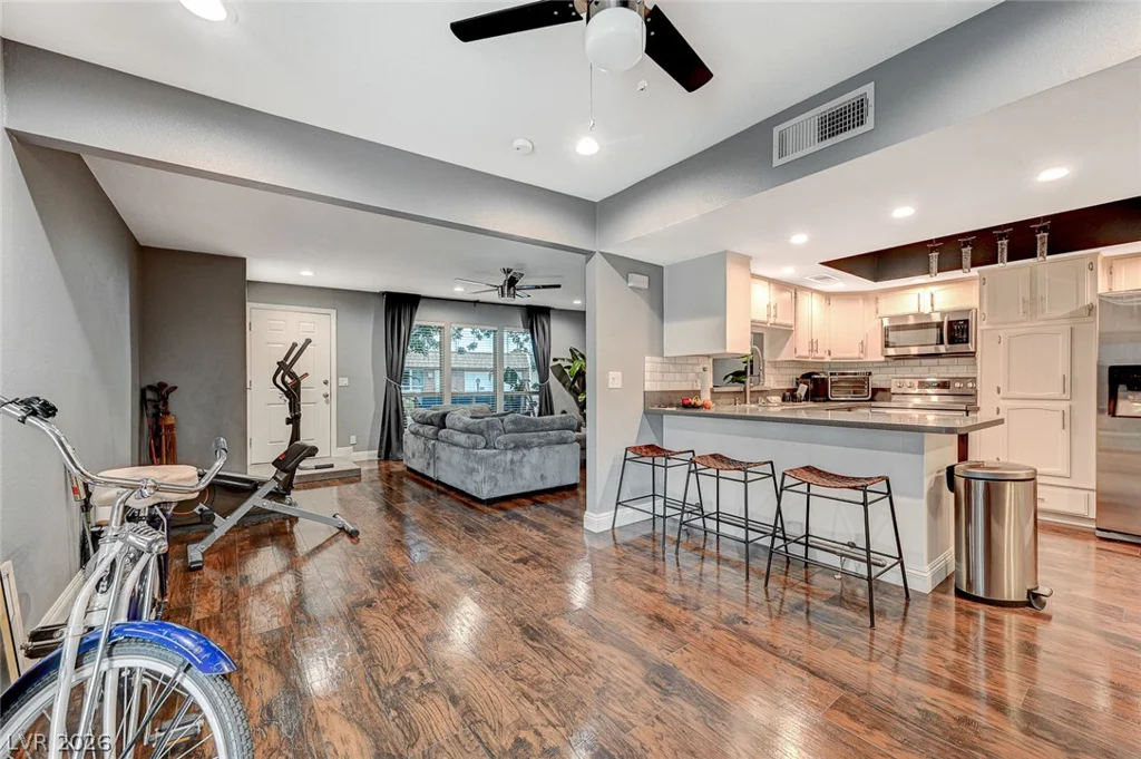 3537 Legendary, Las Vegas, NV 89121