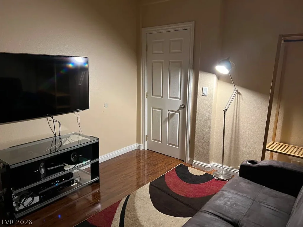 9695 Ridgebluff, Las Vegas, NV 89148