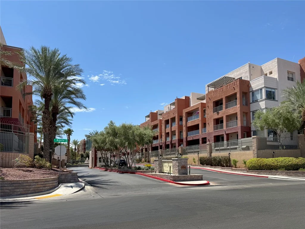 51 Agate, Las Vegas, NV 89123