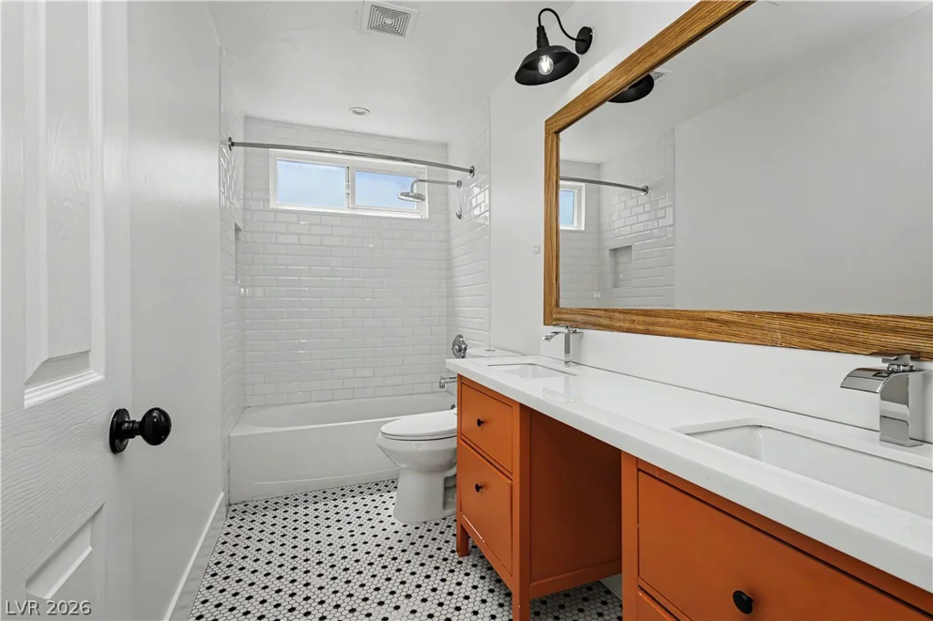 1888 Viking, Las Vegas, NV 89169